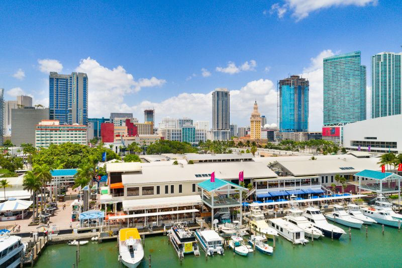 Bayside Marketplace in Miami is an accessible attraction. With smooth level floors, wheelchair users can navigate independently