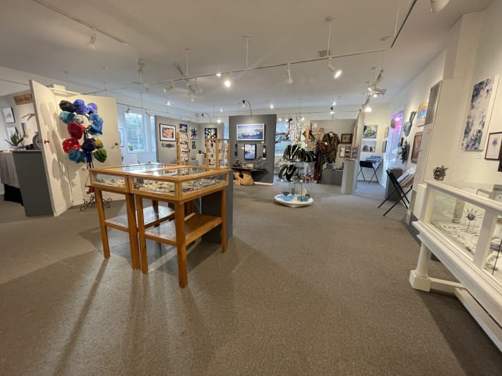 Pacific Artists Alliance Co-op Gallery in Lincoln City, Oregon