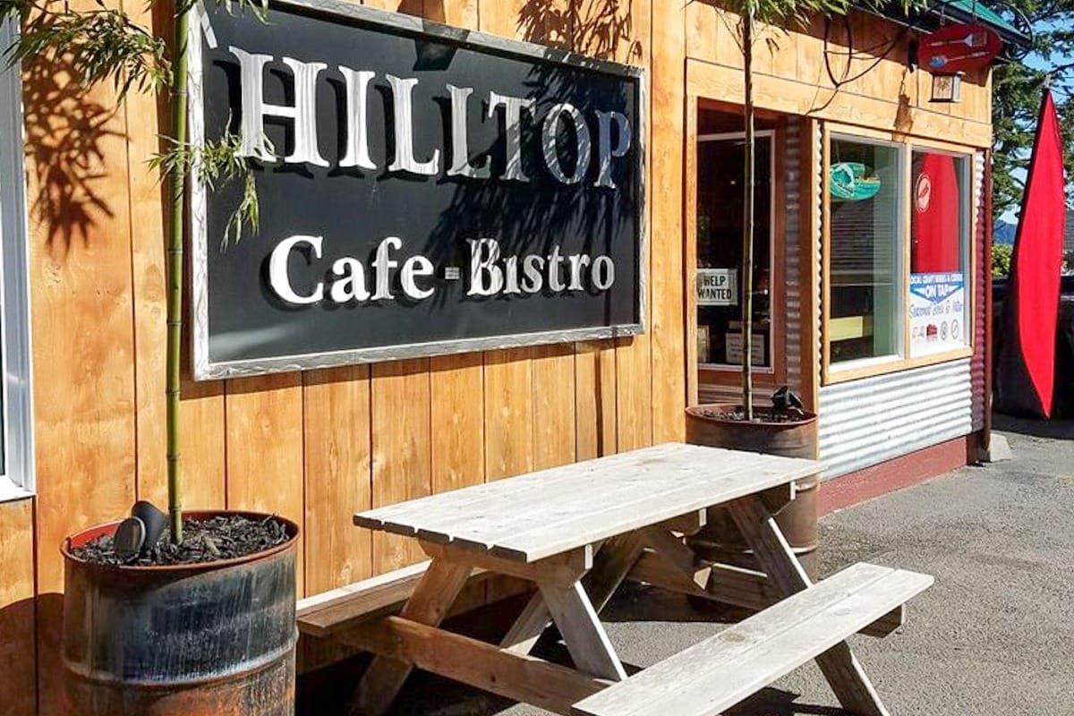 Hilltop Cafe-Bistro outdoor seating in Waldport, Oregon