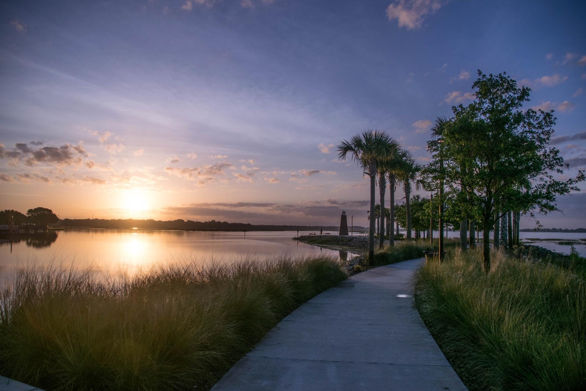Wheelchair accessible pathways at Kissimmee Lakefront Park