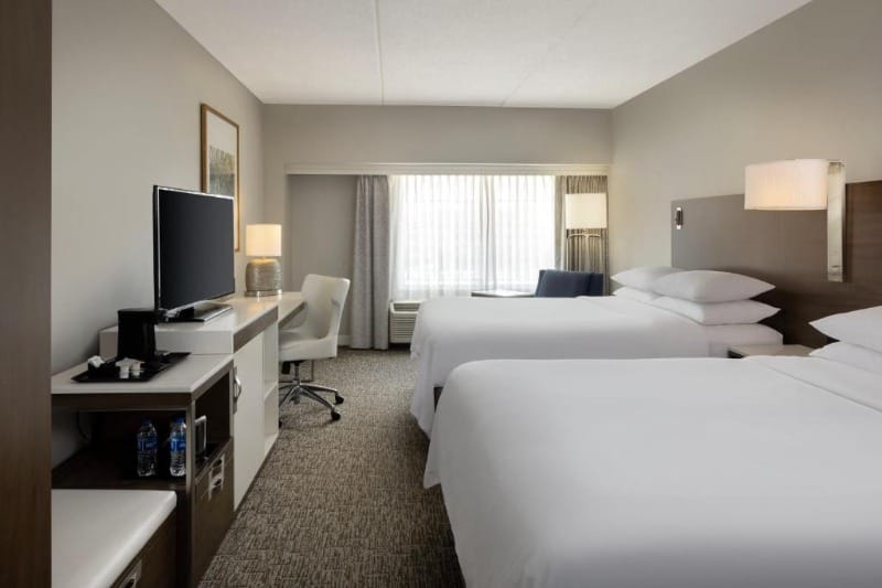 Wheelchair accessible room with two beds at Sheraton Jacksonville Hotel