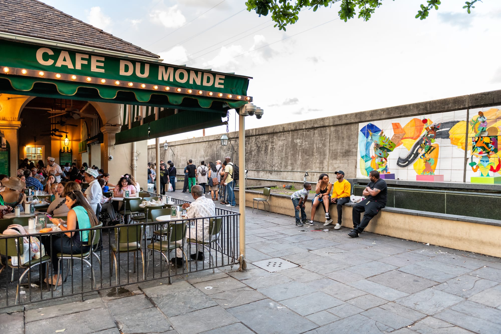 Cafe du Monde in New Orleans is a must-try restaurant