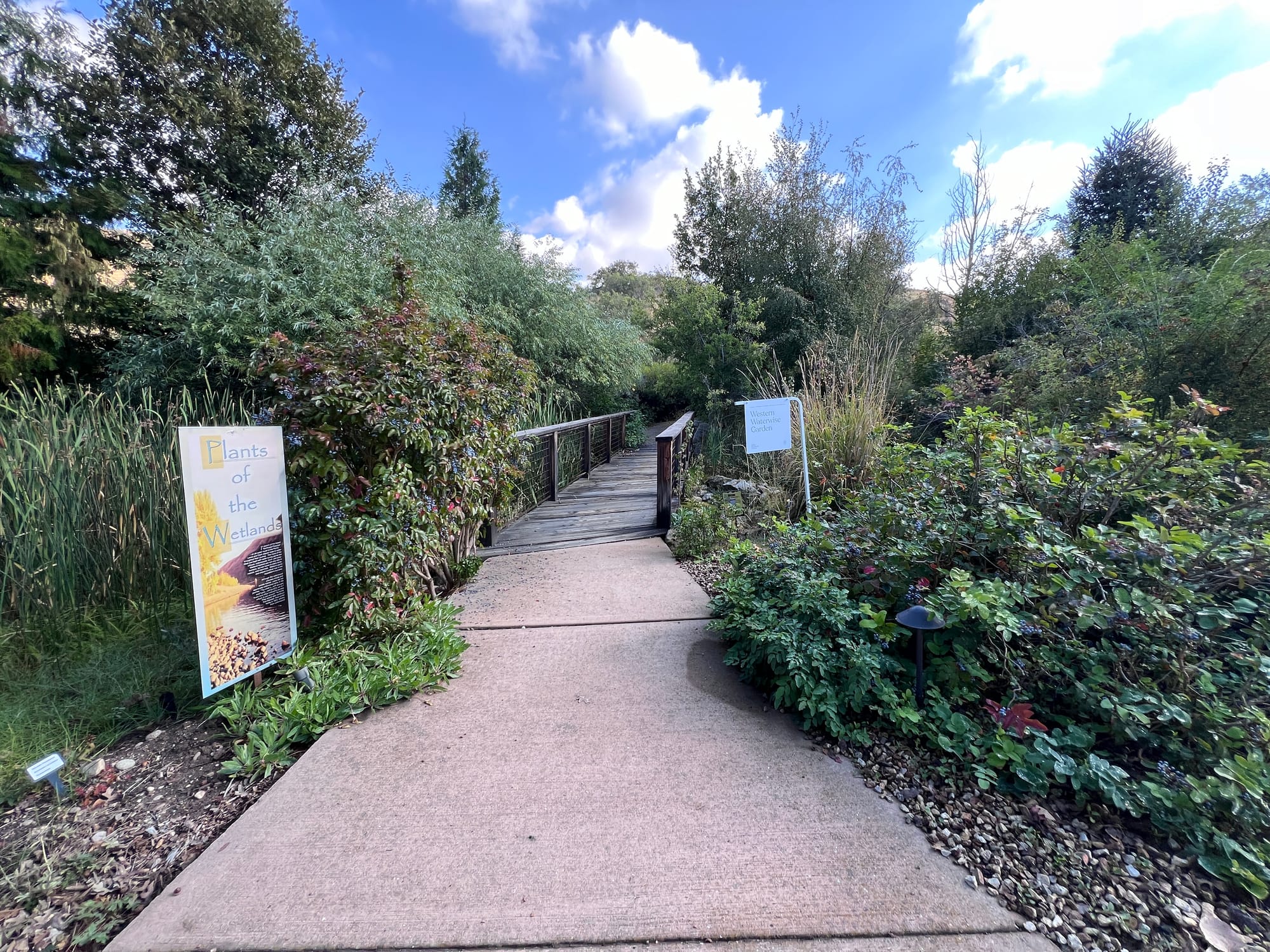 wheelchair accessible paths at Idaho Botanical Garden