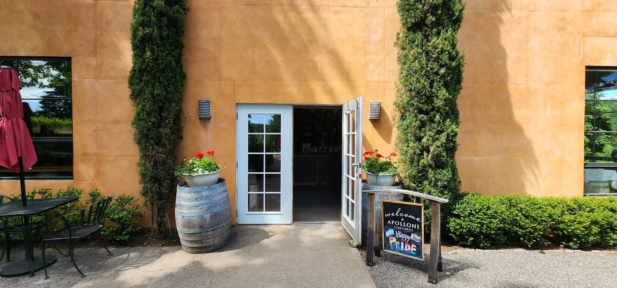 Entering Apolloni Vineyards in Tualatin Valley
