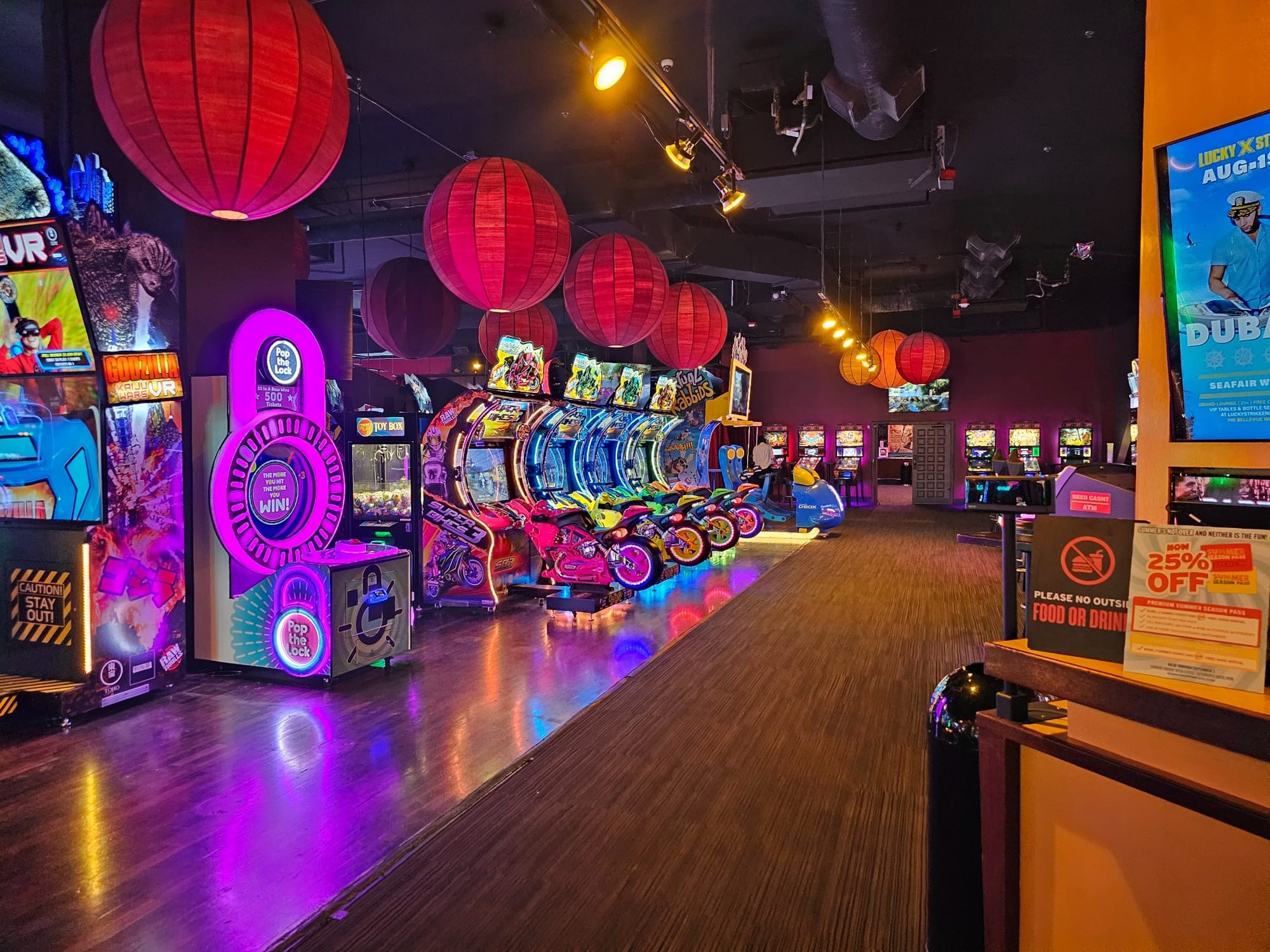 Arcade games at  Lucky Strike Bellevue