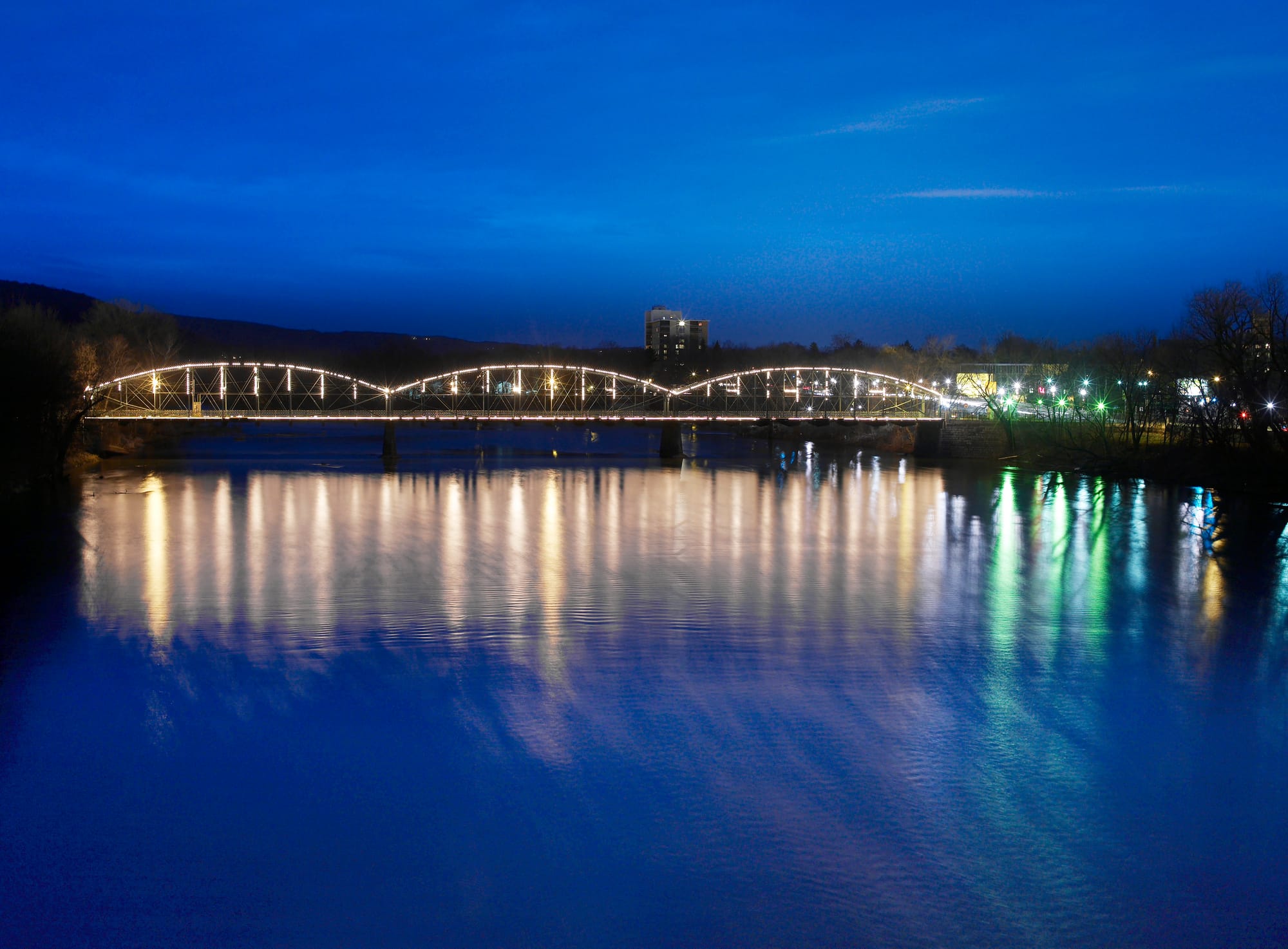 Washington Street Bridge linking downtown to riverside trails, Binghamton