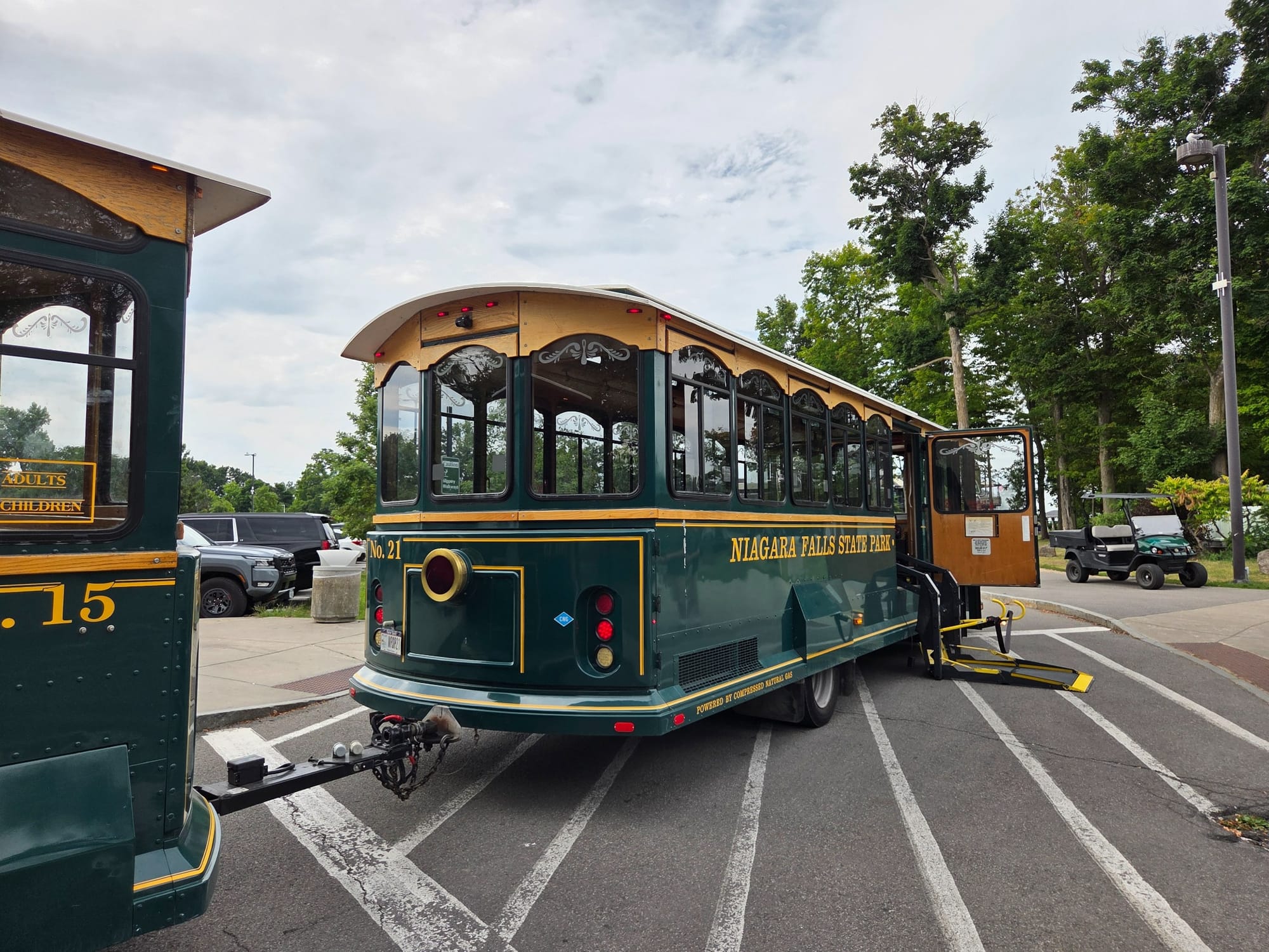 Niagara Scenic Trolley with a wheelchair lift