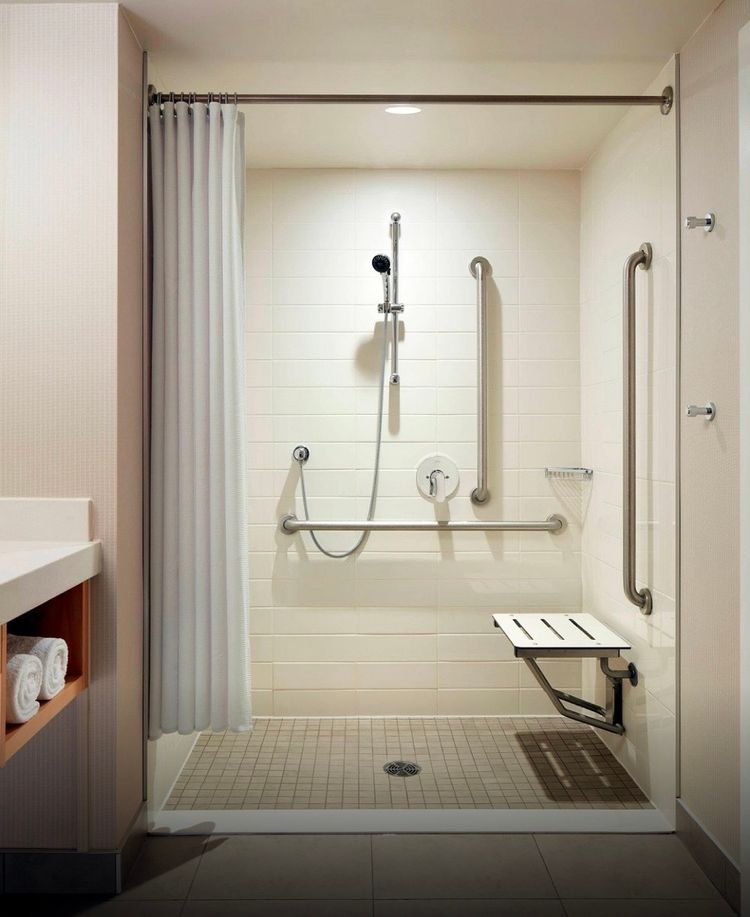 Roll-in Showers in Hotels: What Are They and How to Book One Every Single Time