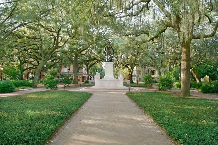 Your Guide to Accessible Savannah, GA: Hotels, Things to Do, Places to Eat