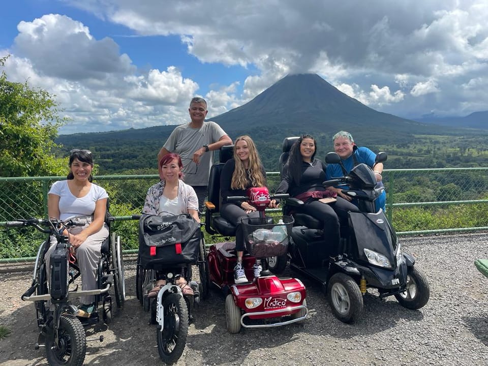 Wheelchair-users on a group trip in Costa Rica with Wheel the World